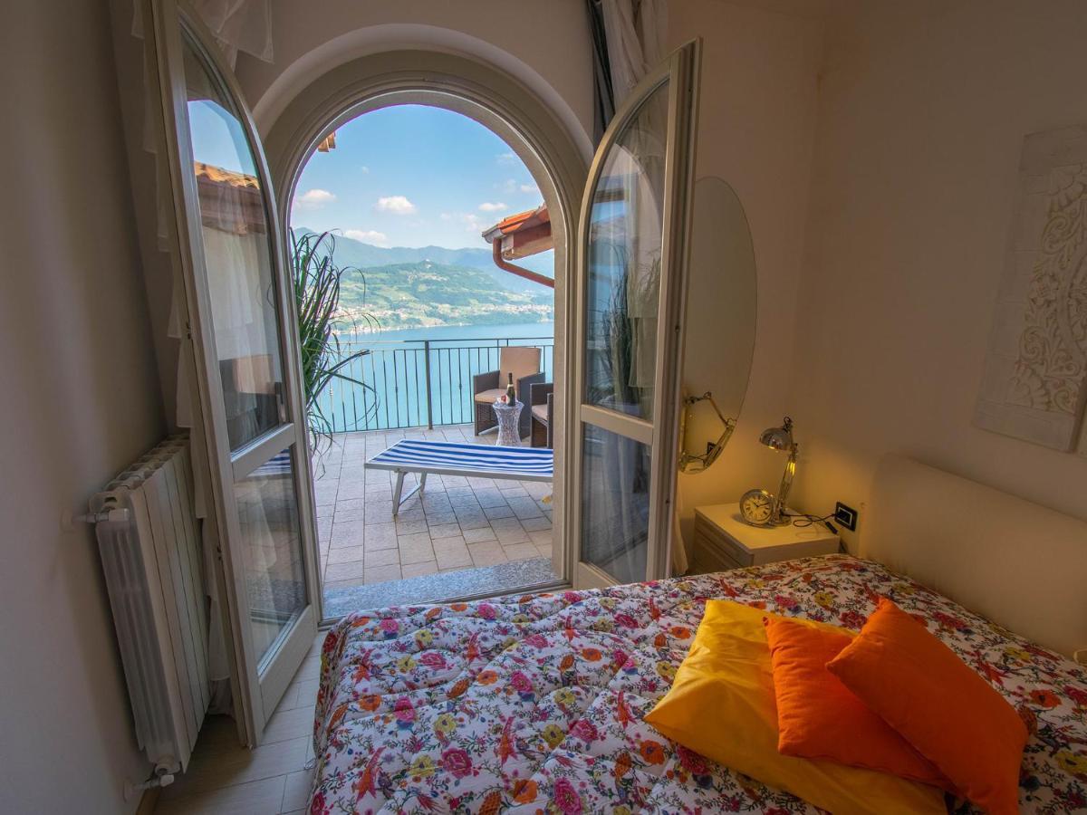 Cherubino - Stunning Lake View With Swimming Pool Parzanica Экстерьер фото